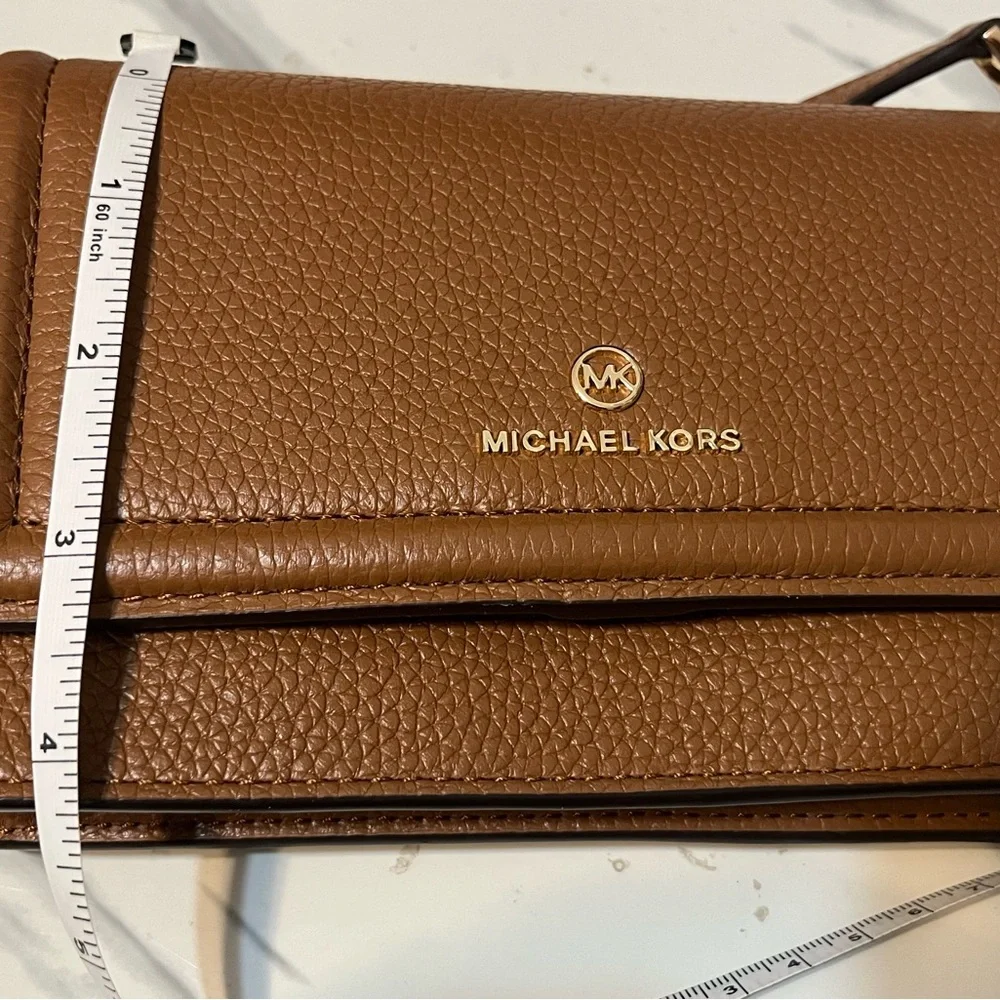 Michael Kors Tan Leather Bag with Gold Hardware - Picture 10 of 15